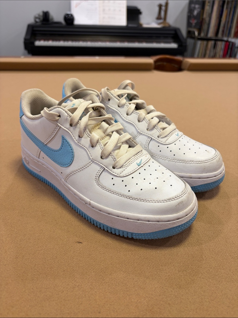 Nike Air Force 1 White Teal Size 5 Women